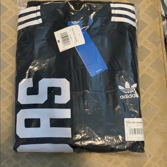 ๐ rare Adidas Tracktop oversi - Picture 3 of 5